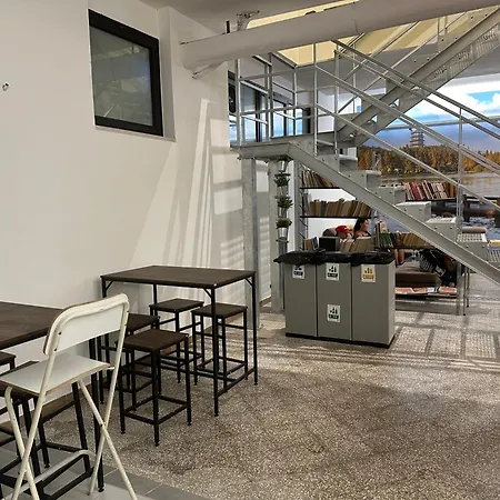 Hostel Cconforthotels Host *