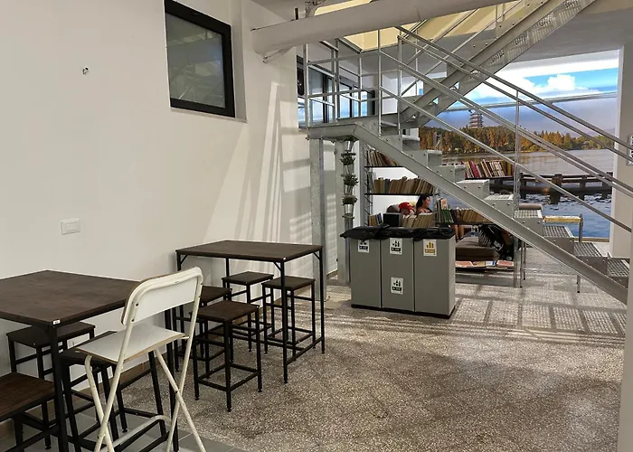 Auberge de jeunesse Cconforthotels Host *